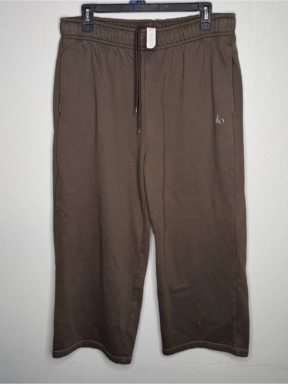 ALO YOGA Women’s Accolade Straight Leg Sweatpants (TAILORED) Sz M